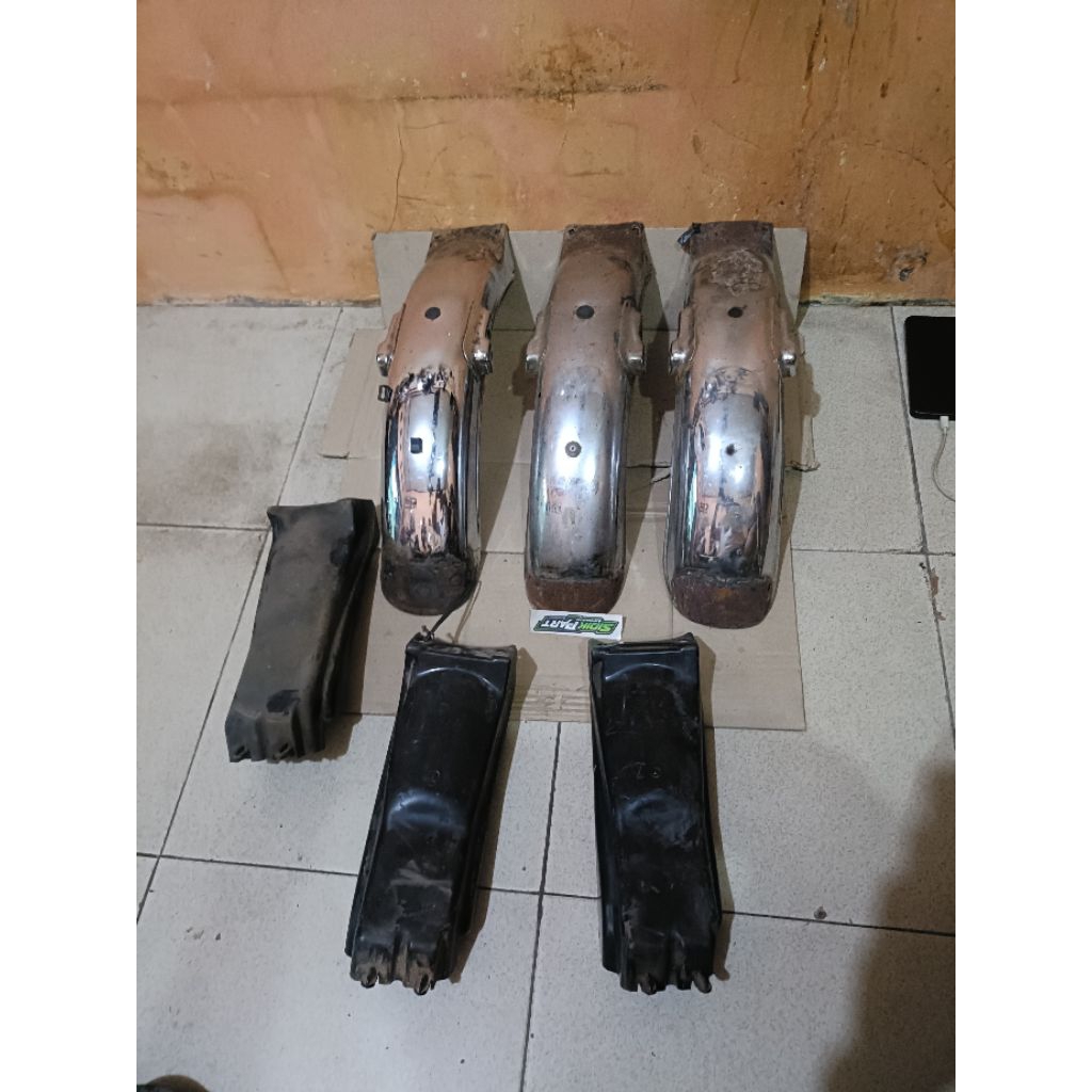 spakbor belakang gl100 CDI ORI copotan