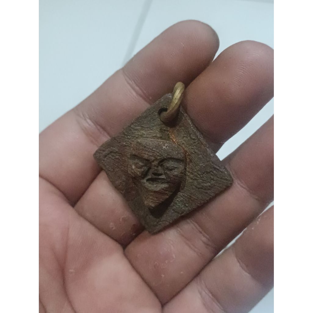 liontin buto majapahit