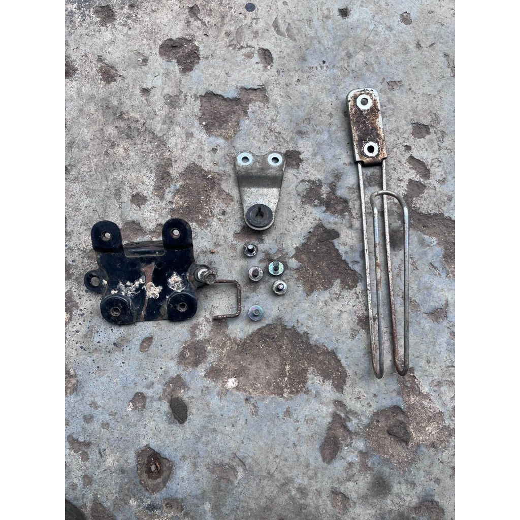 bracket spakbor depan bracket kabel spido Yamaha yt115 original bekas