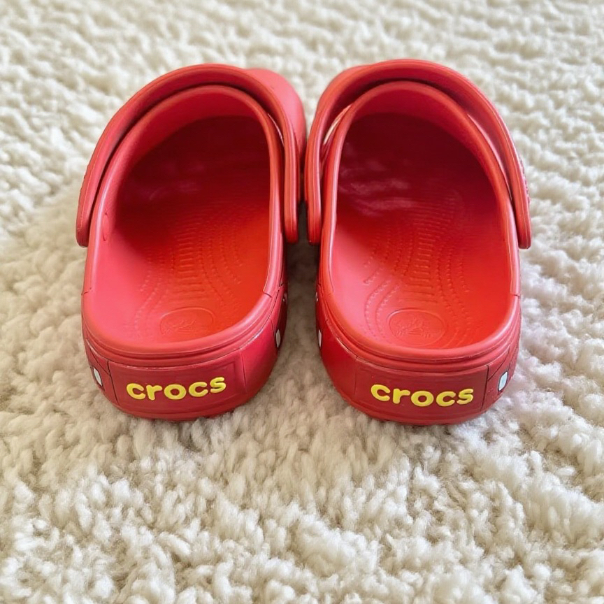 HOT DEALS Crocs Sandal Cars Dewasa Merah 95 Lightning McQueen Unisex Nyaman dan Ringan Pria