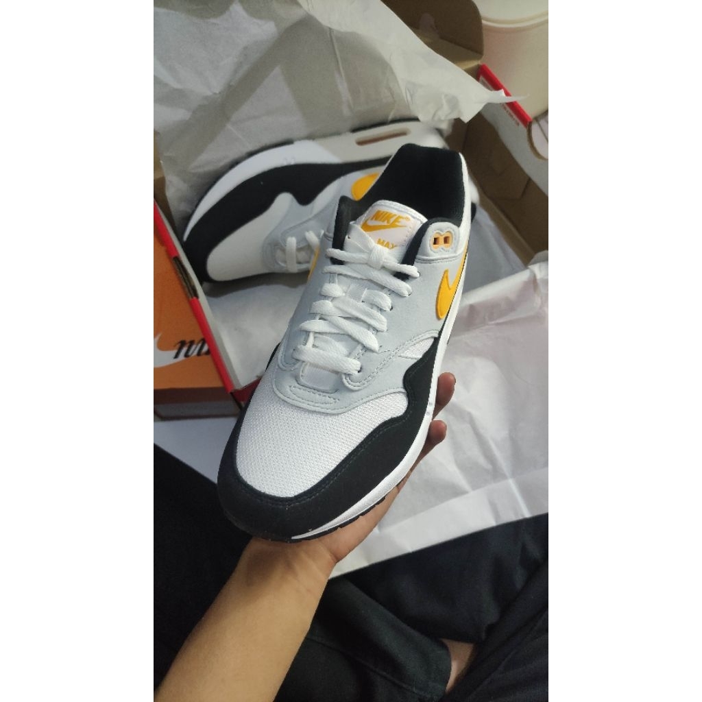 NIKE AIR MAX 1 WHITE