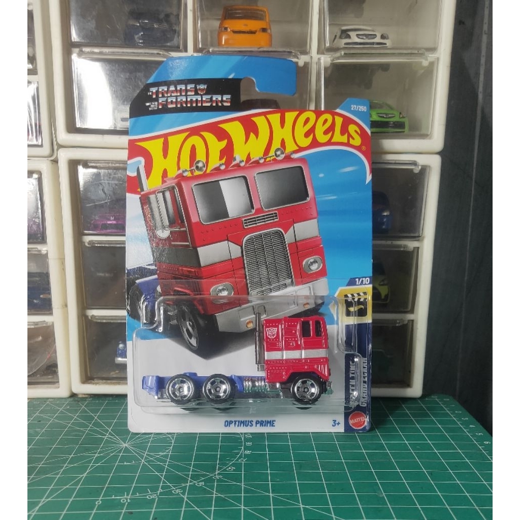 hotwheels optimus prime