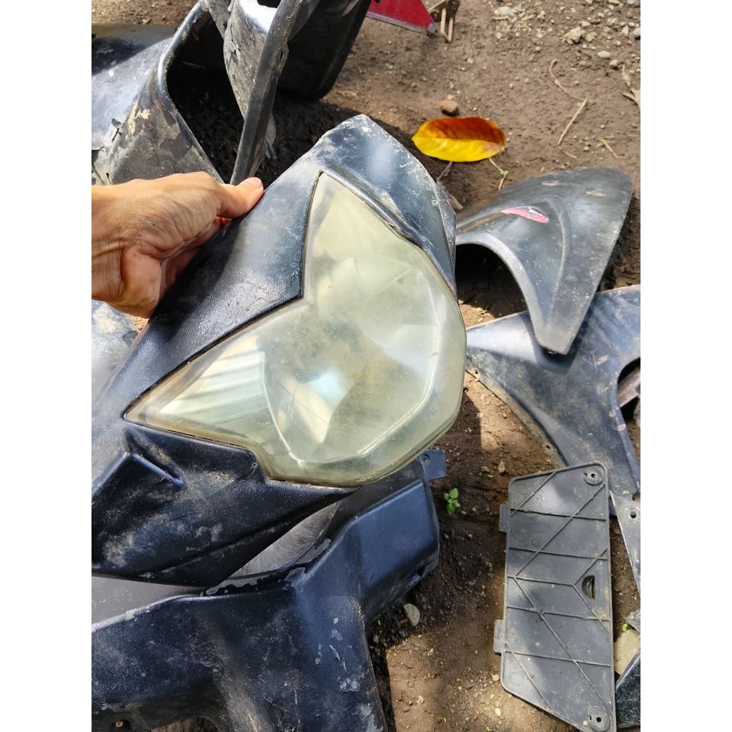 batok depan set lampu Kymco free lx