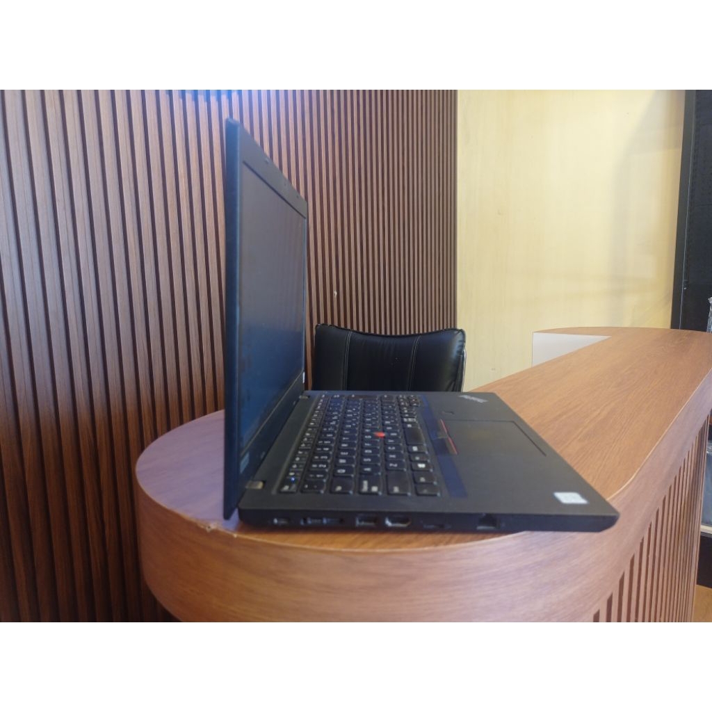 Thinkpad t490 i5 gen 8  i5 gen 8 ram 8 ssd 256