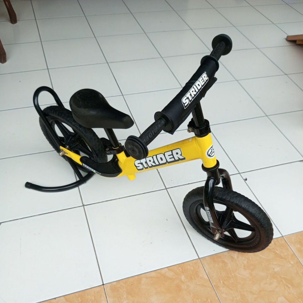 preloved STRIDER balance bike 12 Sport Yellow