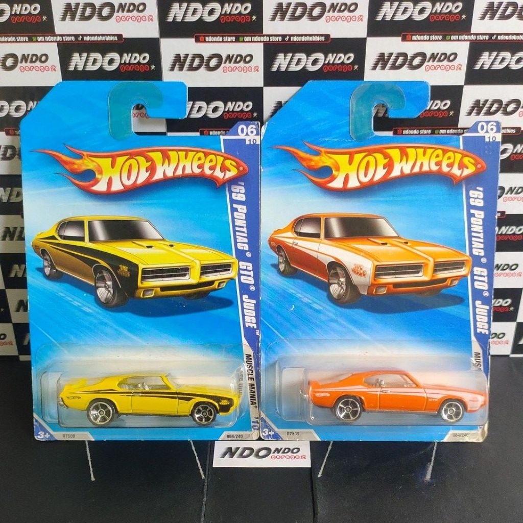 Hot Wheels '69 Pontiac GTO Judge - 2010 Muscle Mania