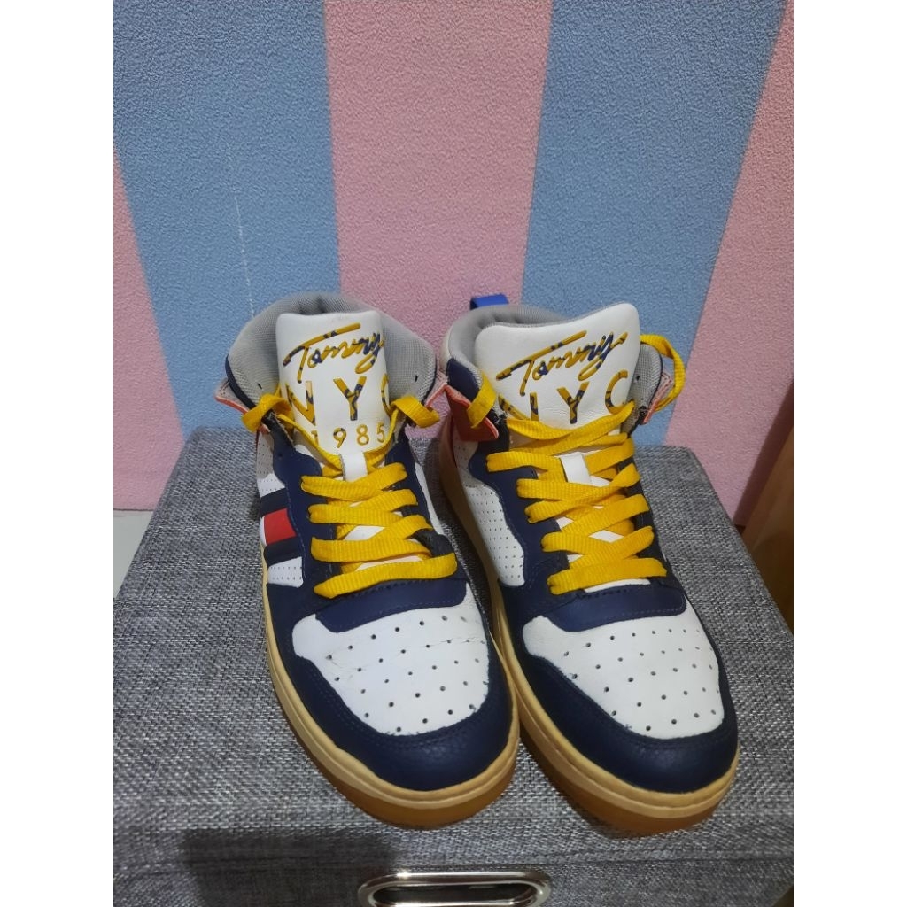 Preloved Sepatu Tommy Hilfiger size 37