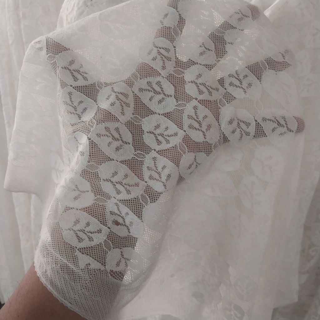 KAIN/BAHAN BRUKAT KATUN/MOTIF DAUN/BRUKAT KEBAYA