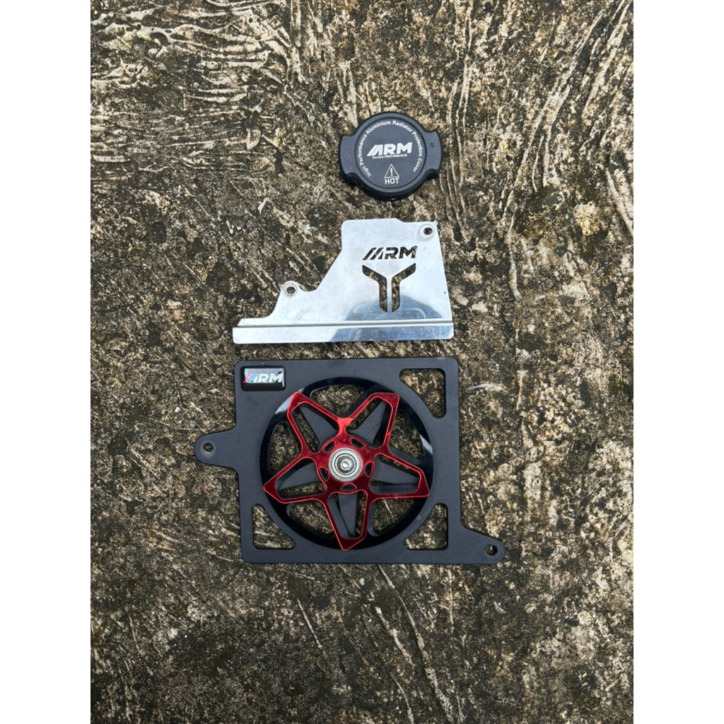 COVER RADIATOR SPINNER ARM PCX 160 / VARIO 160