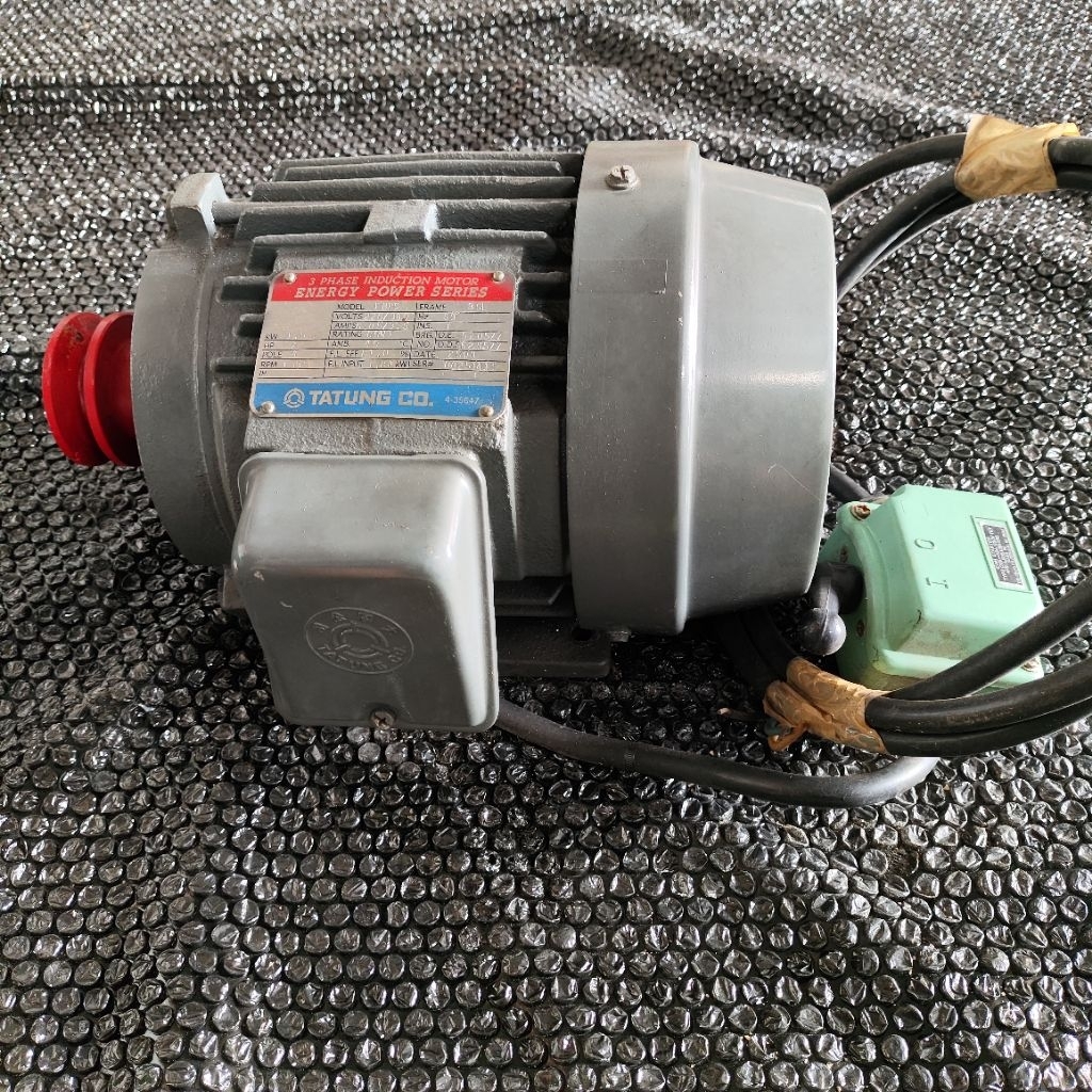 Elektor Motor / Dinamo Penggerak 3Phase 2Hp Rpm 1395 Merek Tatung