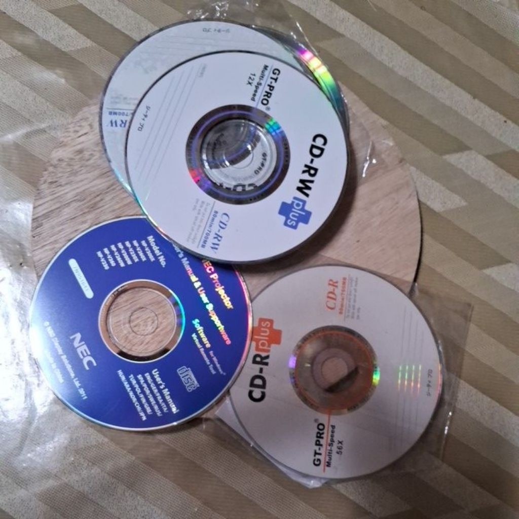 Compact Disc/CD bekas