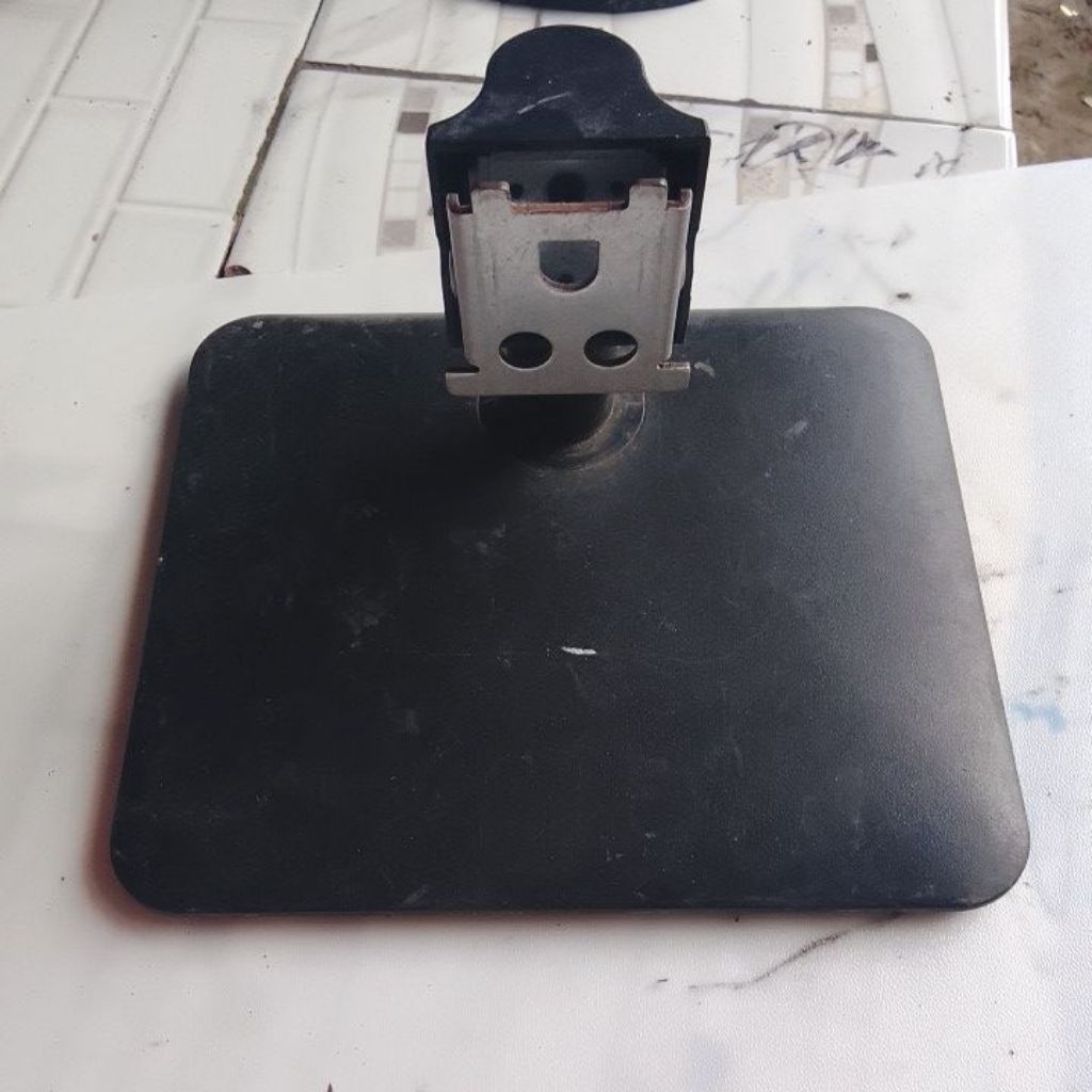 Kaki Monitor Viewsonic VA1903A