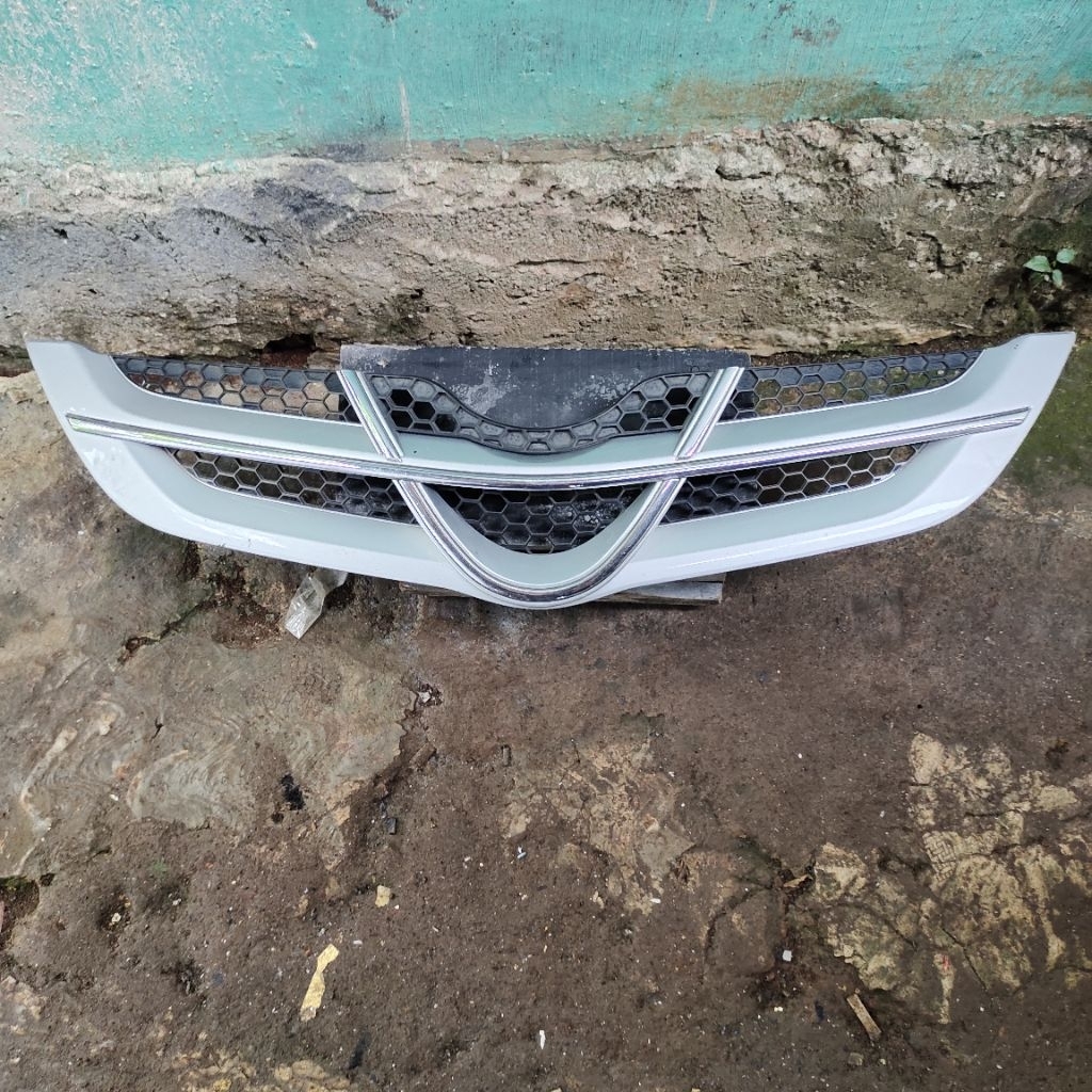 Grill gril rambang Toyota Vios gen 2 original