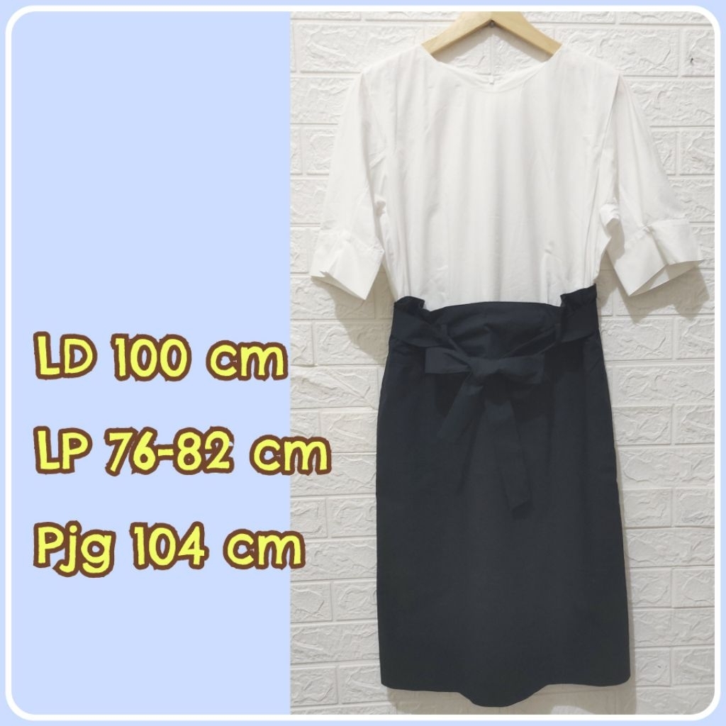 MICHAA - Dress ser katun poplin putih-hitam