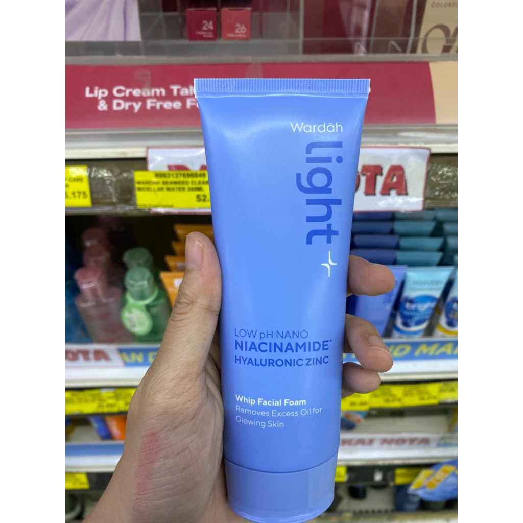 Wardah facial foam