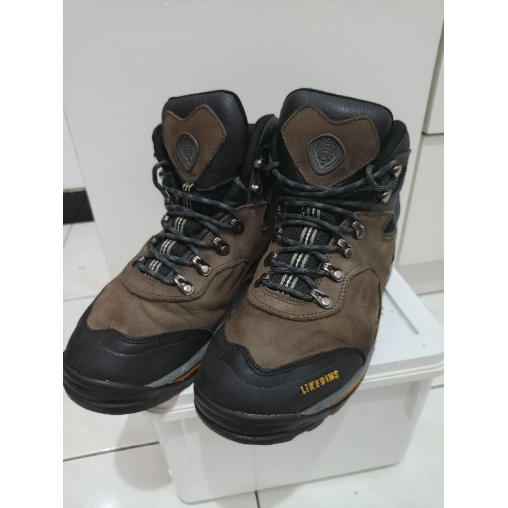 Sepatu Outdoor K2 GORE-TEX