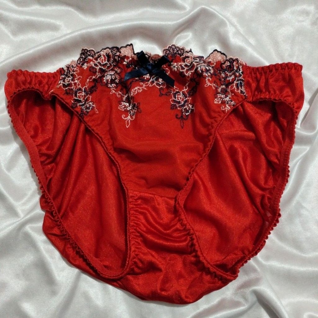CD satin size M SILKY RED