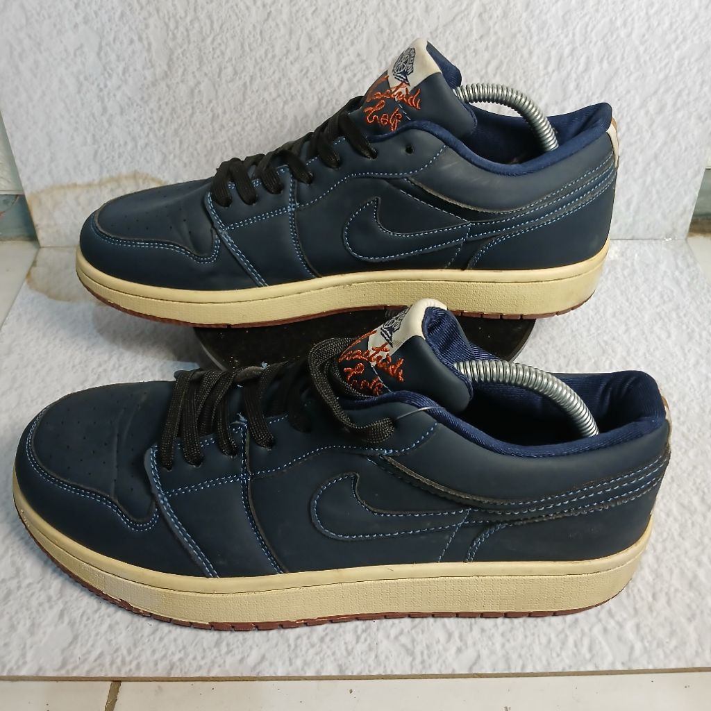 Sepatu AJ 1 Low x The Eastside Golf Navy
