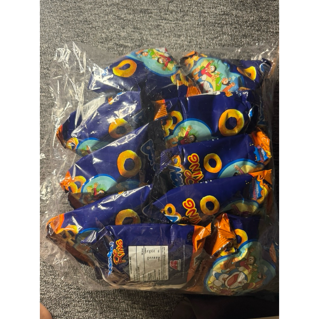 Snack.doraemon, berhadiah,mainan di,dalam,kemasan.isi,10pcs