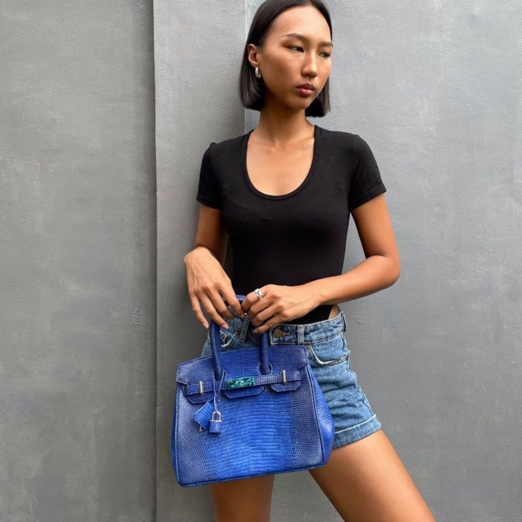 CLASSIC HANDBAG IN EXOTIC ROYAL BLUE LIZARD SKIN