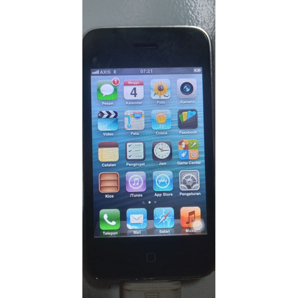 iphone 3gs 8gb jaringan edge (hanya bisa axis/xl)