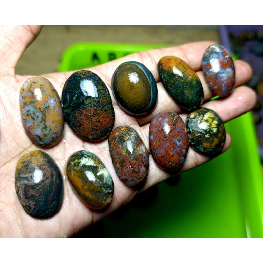 pola halus (belum diamplas) batu akik pancawarna kembang klawing super lain bacan doko phyrus persia