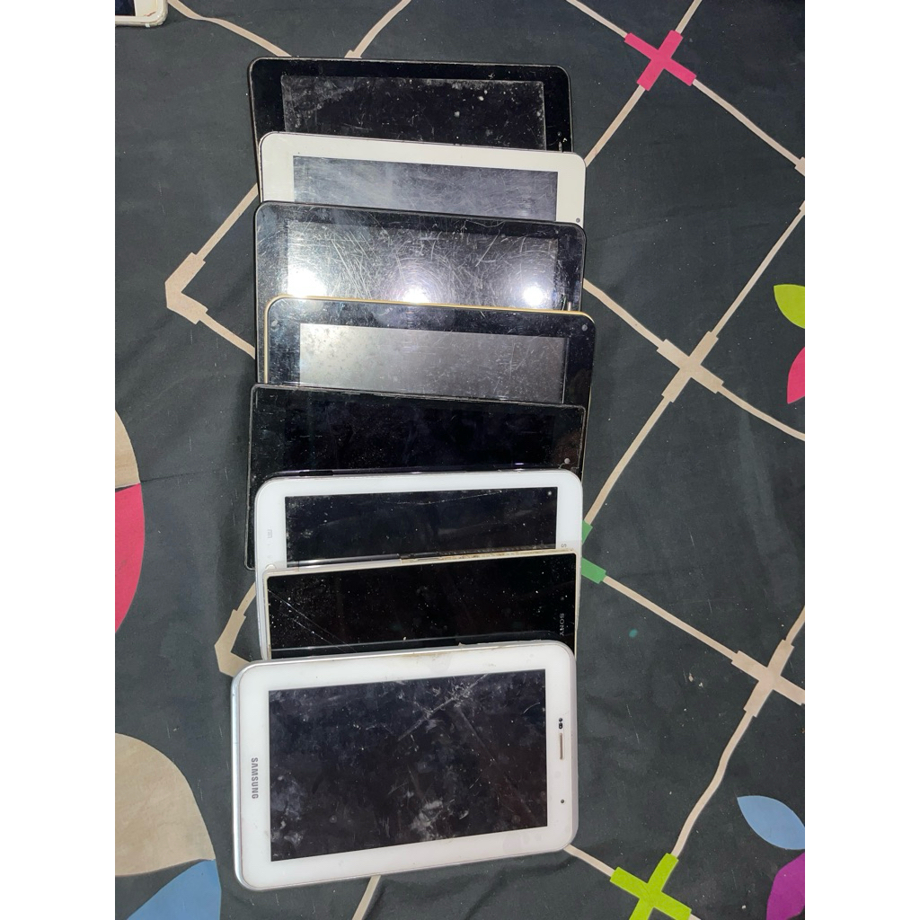 semua (7) tablet gambling minus lcd saja dan ada yang mesin mati berbagai merek
