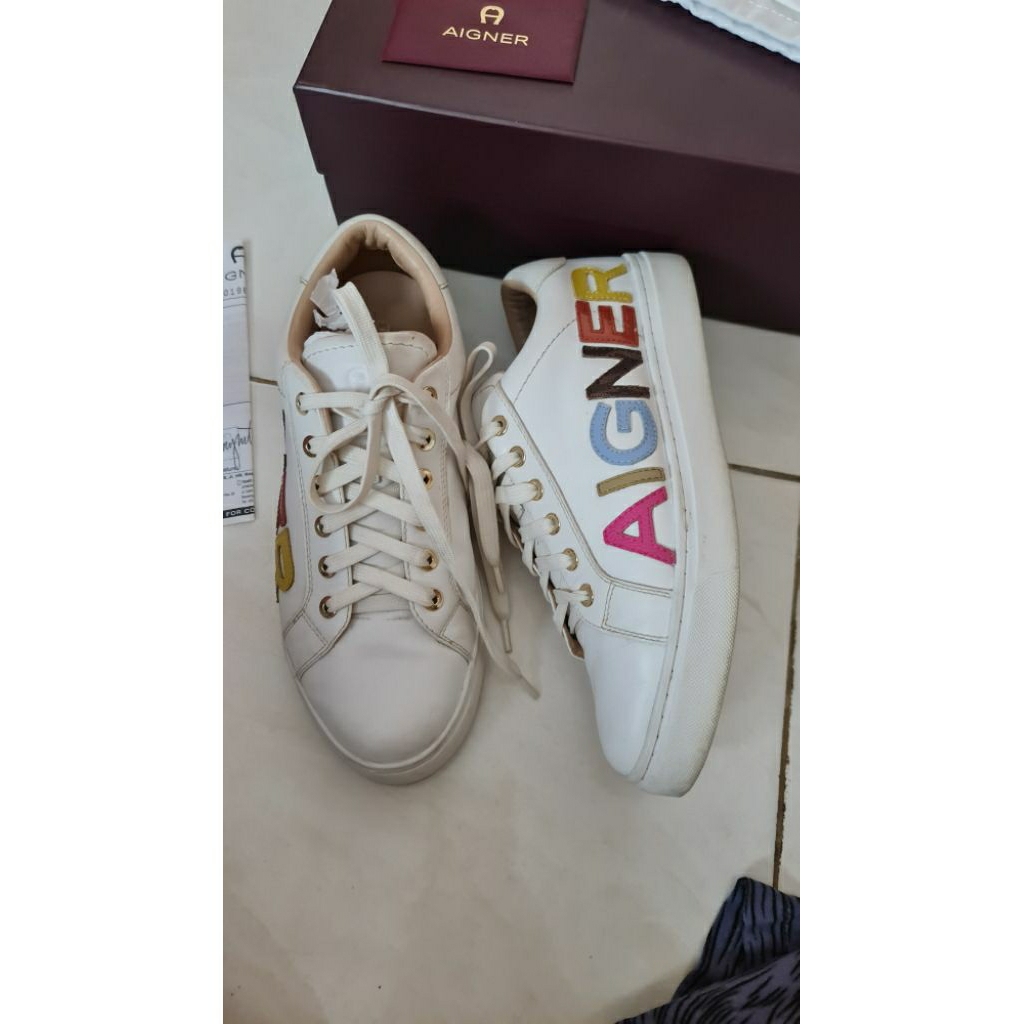 sepatu sneakers wanita aigner (preloved)