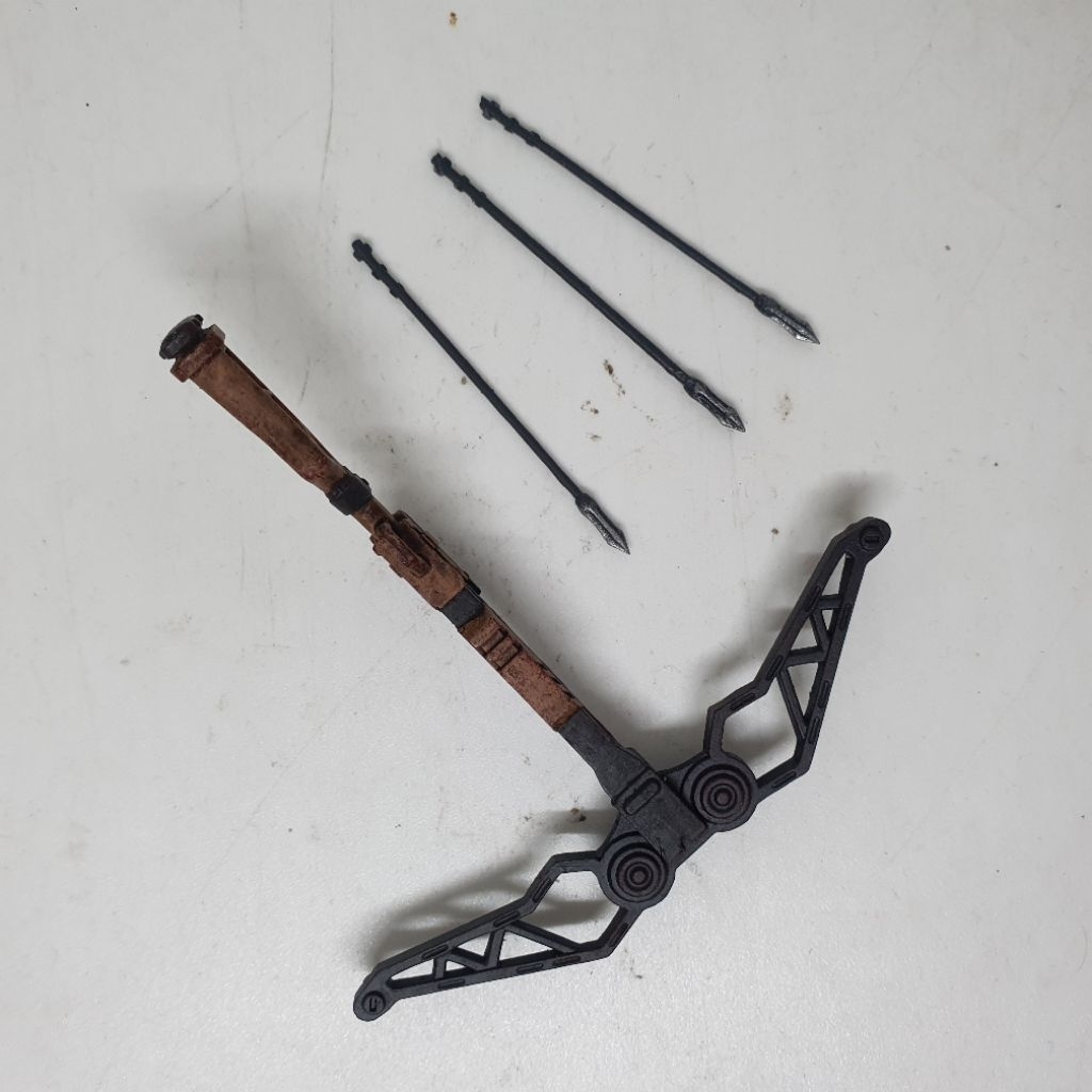 DC Multiverse McFarlane Weapon Crossbow Huntress Batman kitbash 1/12