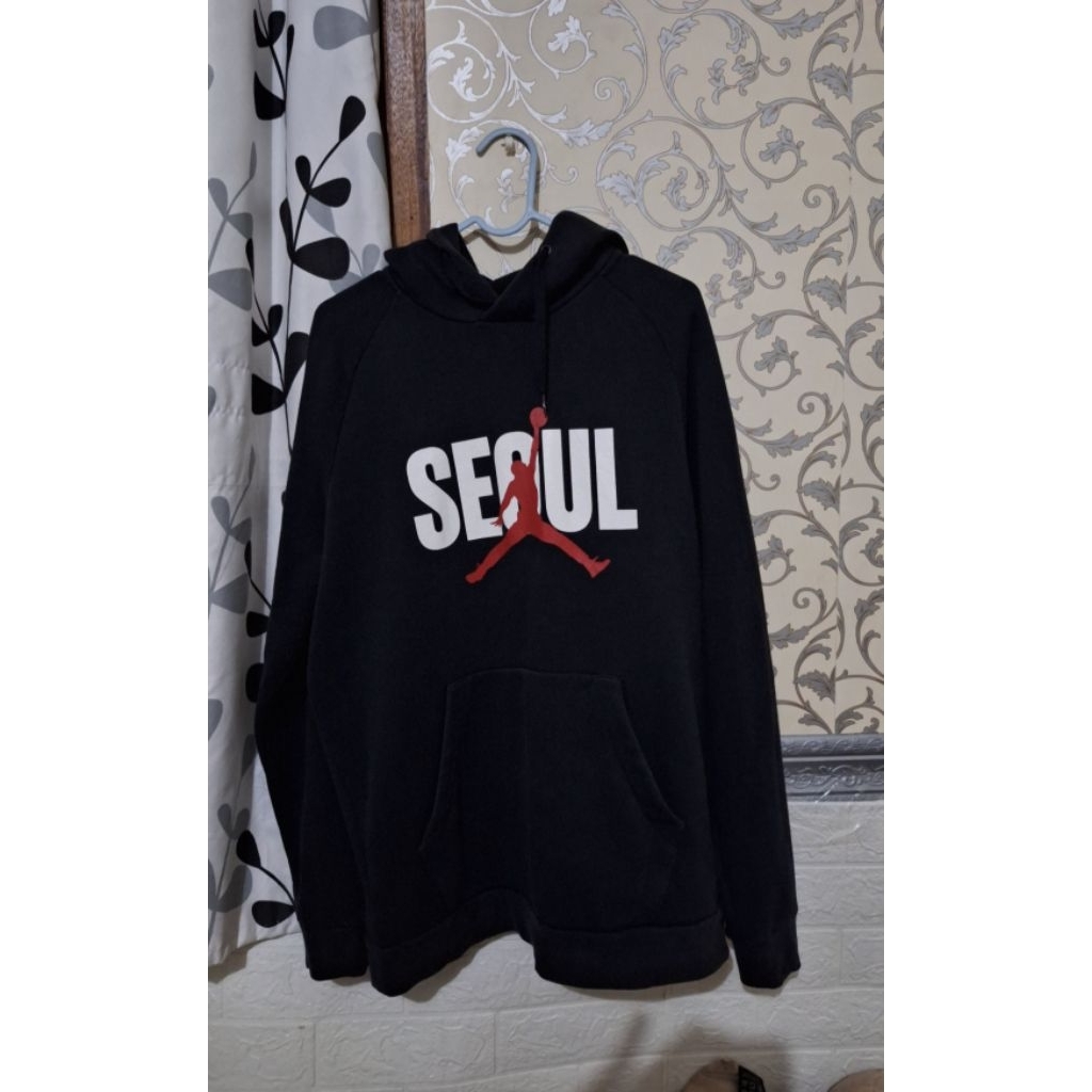 Hoodie Hitam Pekat Jordan Seoul size L Original