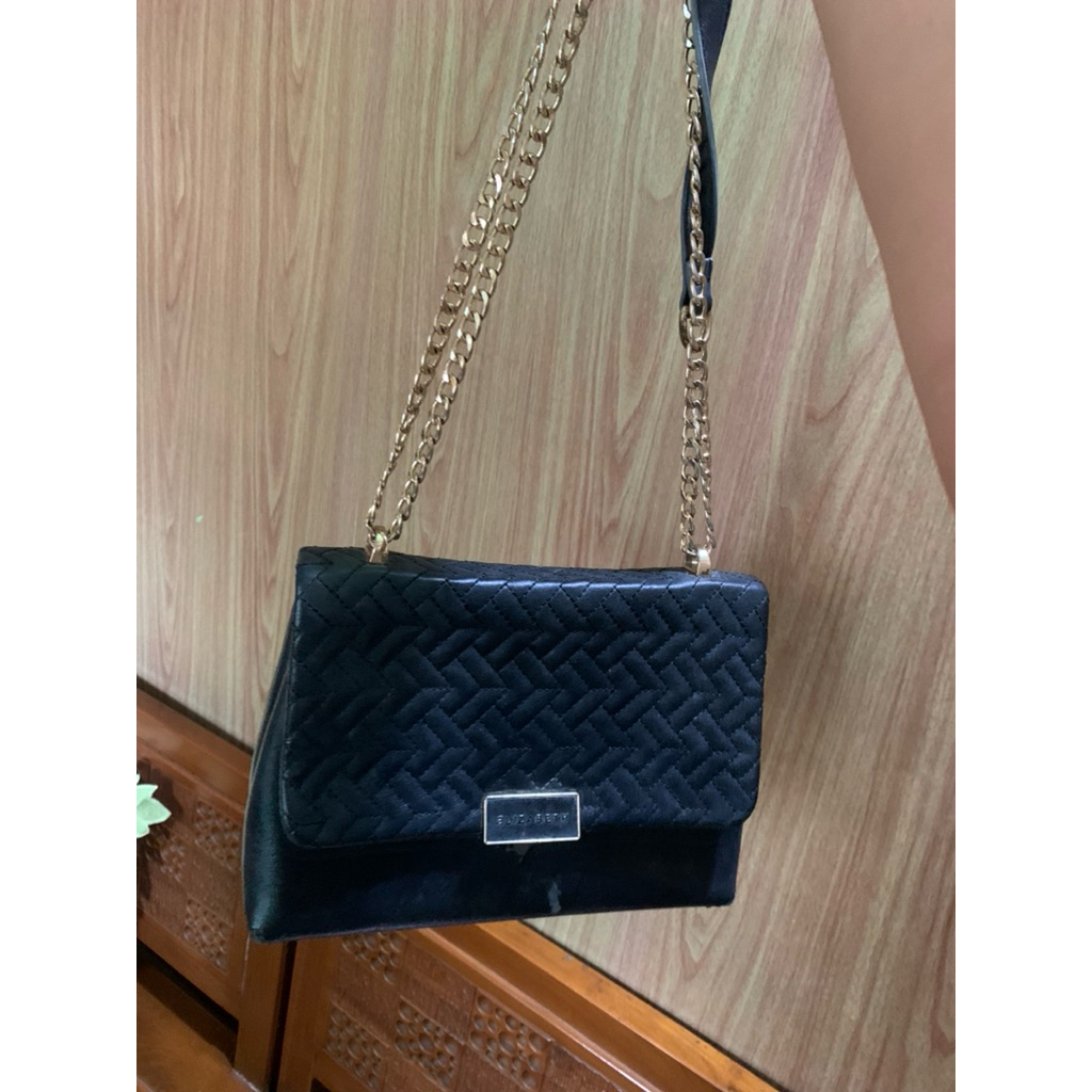 elizabeth sling bag