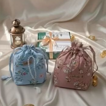 Mukena dan tasbih mutiara mini | hampers lebaran | hampers wanita muslimah | hampers cantik harga mu