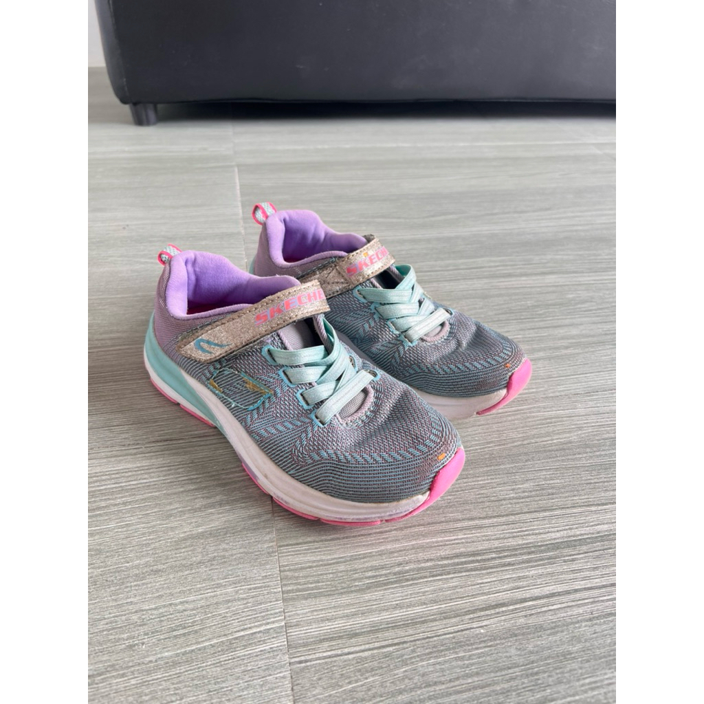 Sepatu anak perempuan skechers size 30 pl