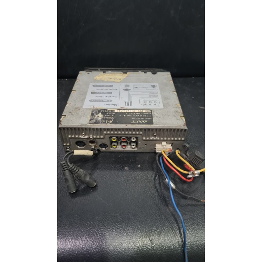TV indash mobil jadul AVT 7 inch kondisi rusak untuk parts