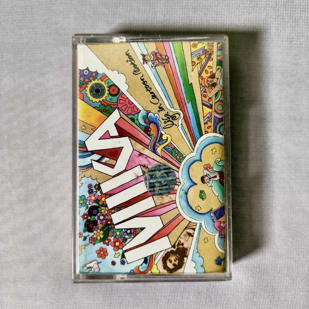 Kaset Mika - Life In Cartoon Motion