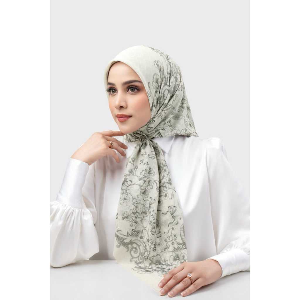 Buttonscarves-Nada3(Exclusive at Plaza Indonesia)-Traveling