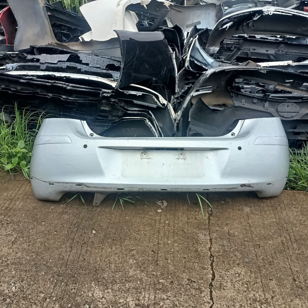 Bemper belakang Yaris 2009 2010 2011