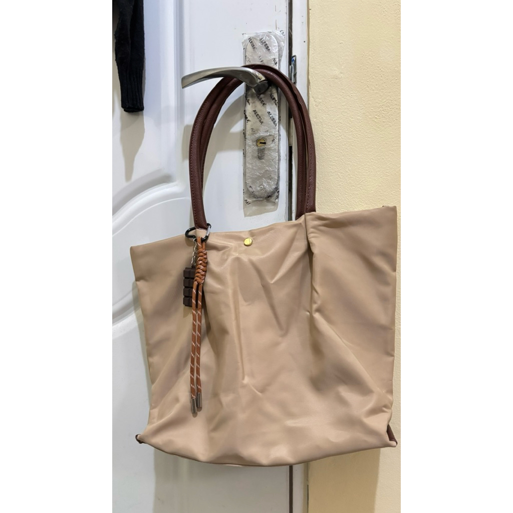 Jual NEW tas Legato Mirror in Beige size L free tumbler Tuku