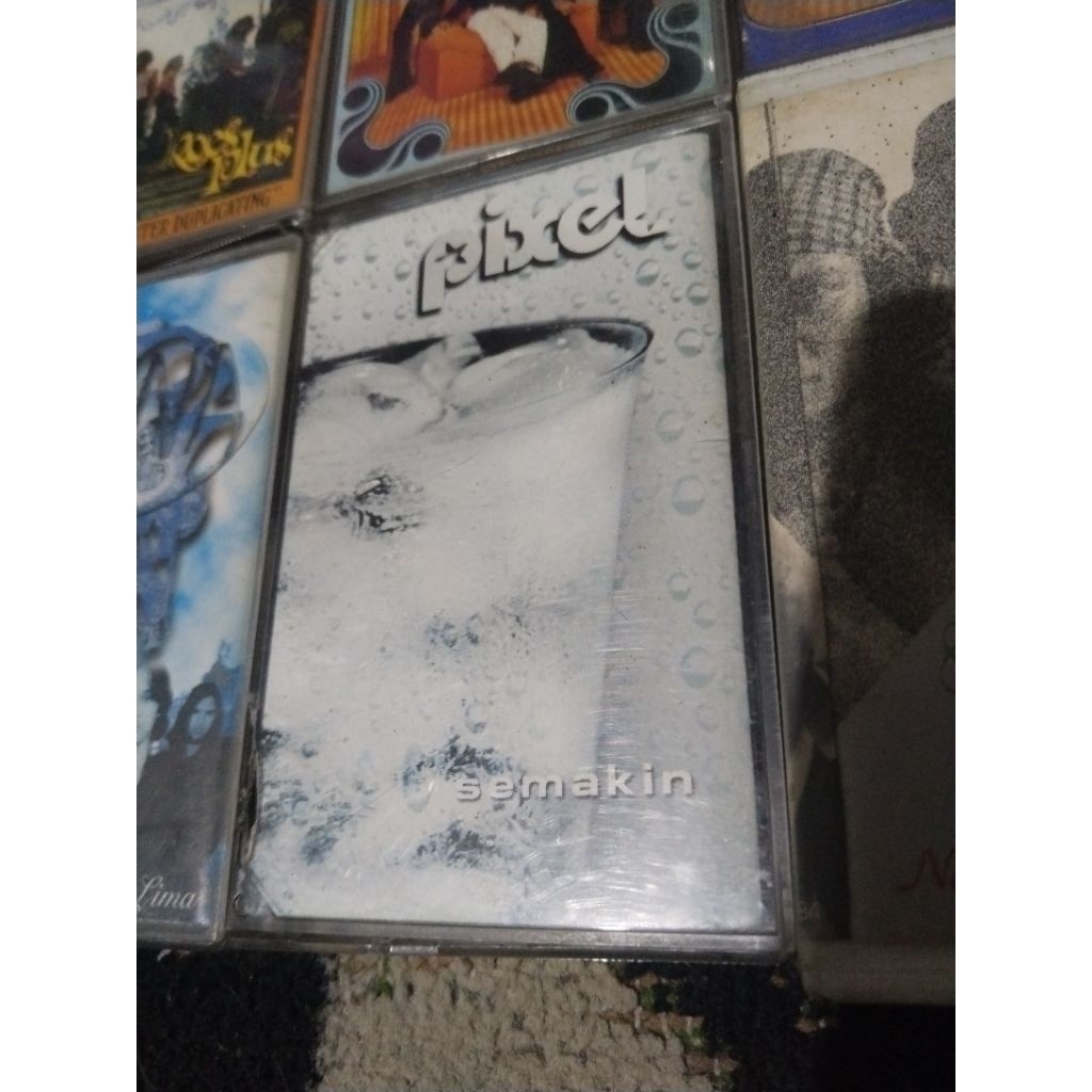 kaset pita pixel / semakin