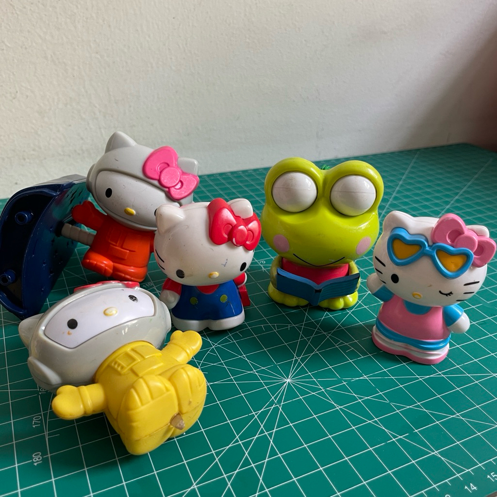 Mainan Figure Sanrio Hello Kitty DKK Berbagai Merk Bekas Preloved