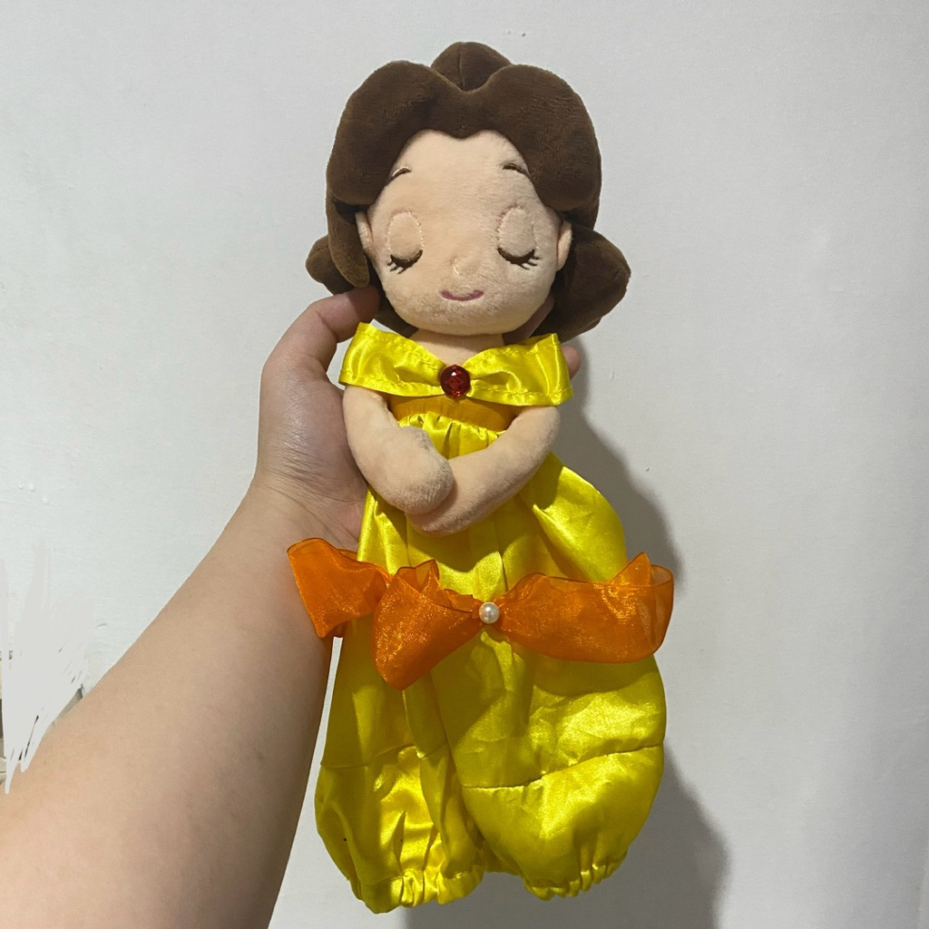 Boneka Belle Beauty and The Beast Disney Store Preloved