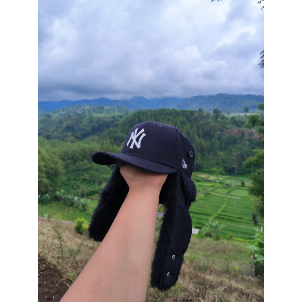 Topi Fited New Era 59FIFTY Ear Flap, Ear Dog x MLB x New York Yankees