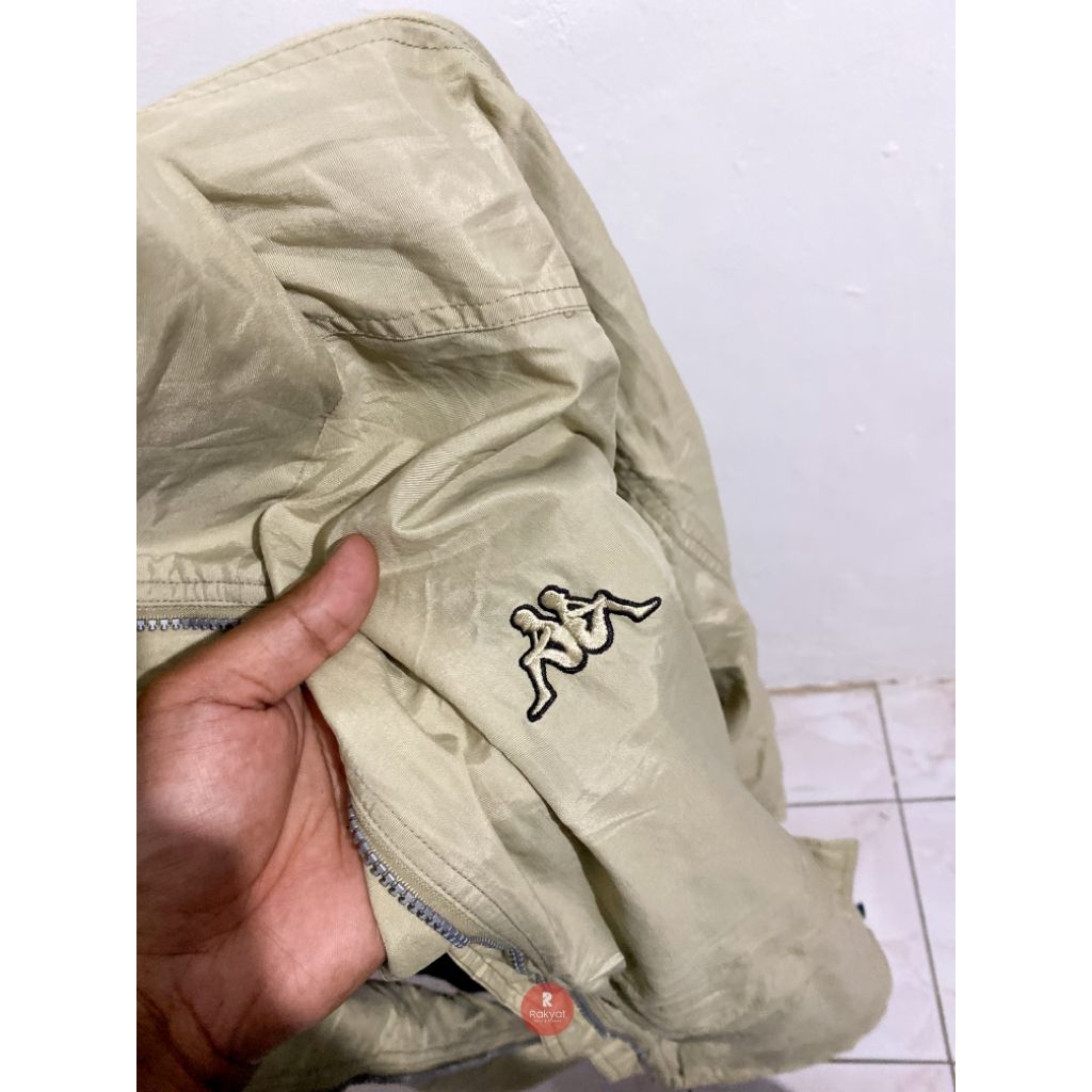 windbreaker jacket by kappa size XL/XXL