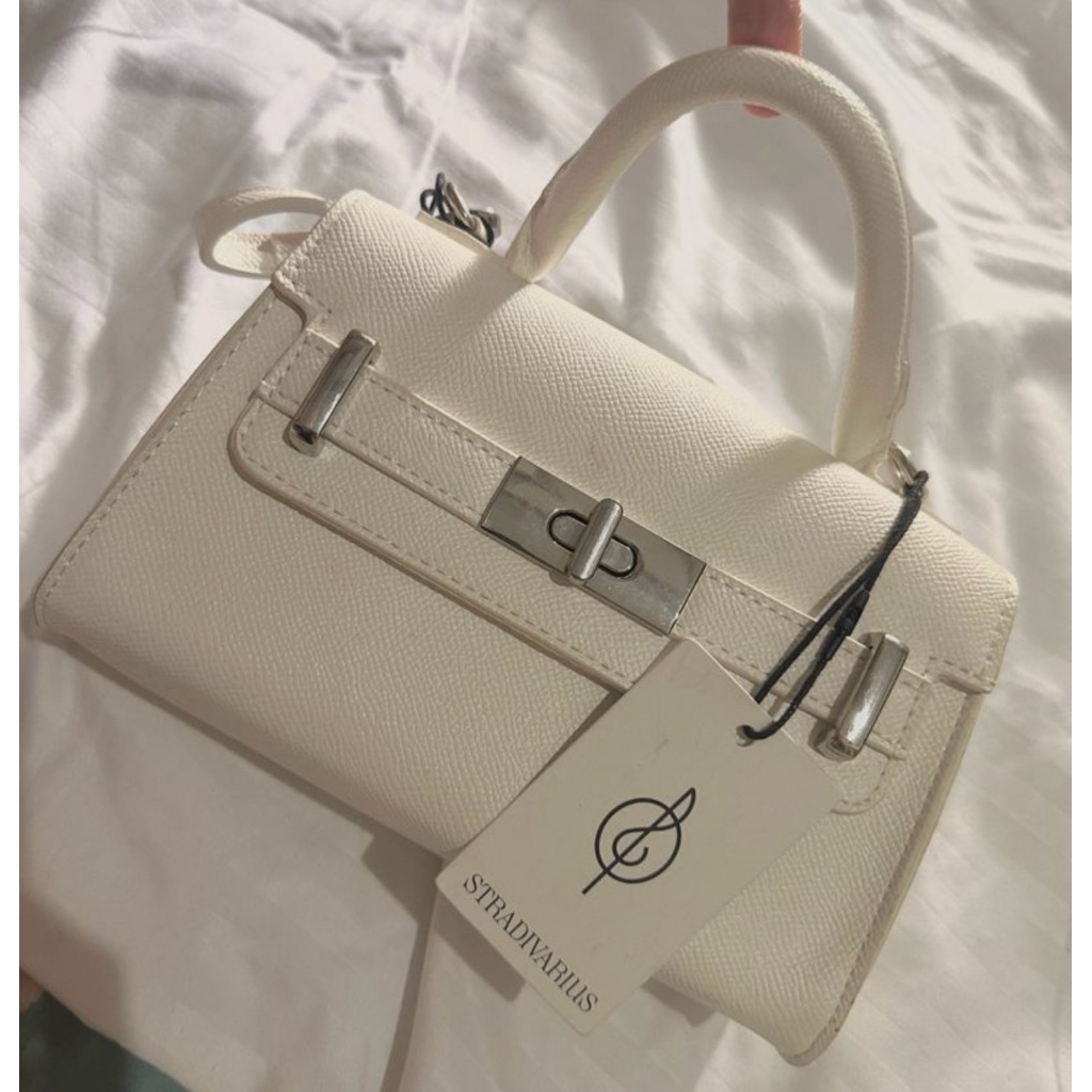 Preloved tas stradivarius white