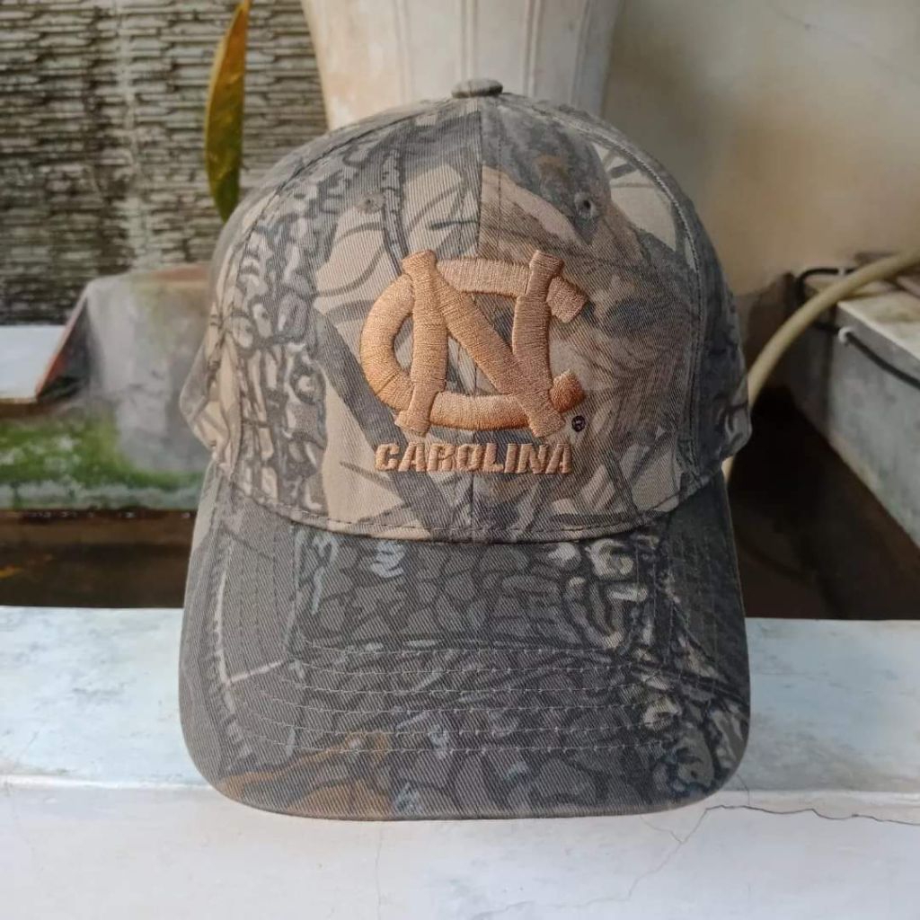 Topi NORTH CAROLINA TAR HEELS Realtree Cap By CAPTIVATING