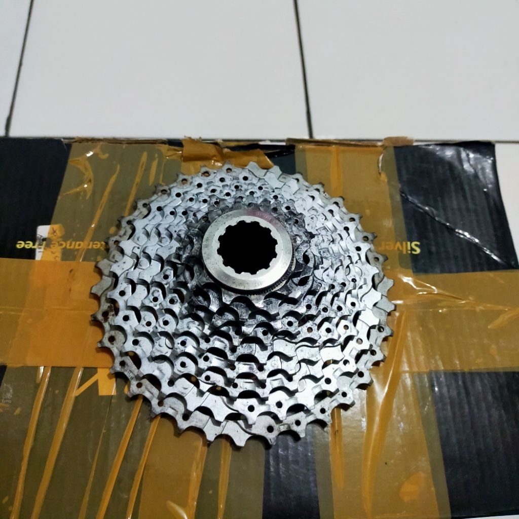 Sprocket Shimano Deore XT CS-M770 9 Speed 11-34T kondisi Second Baik