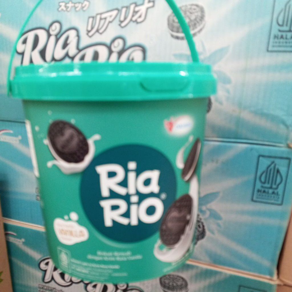 RIA RIO BISKUIT KRIM VANILA 400GR ( 1 DUS ISI 6)