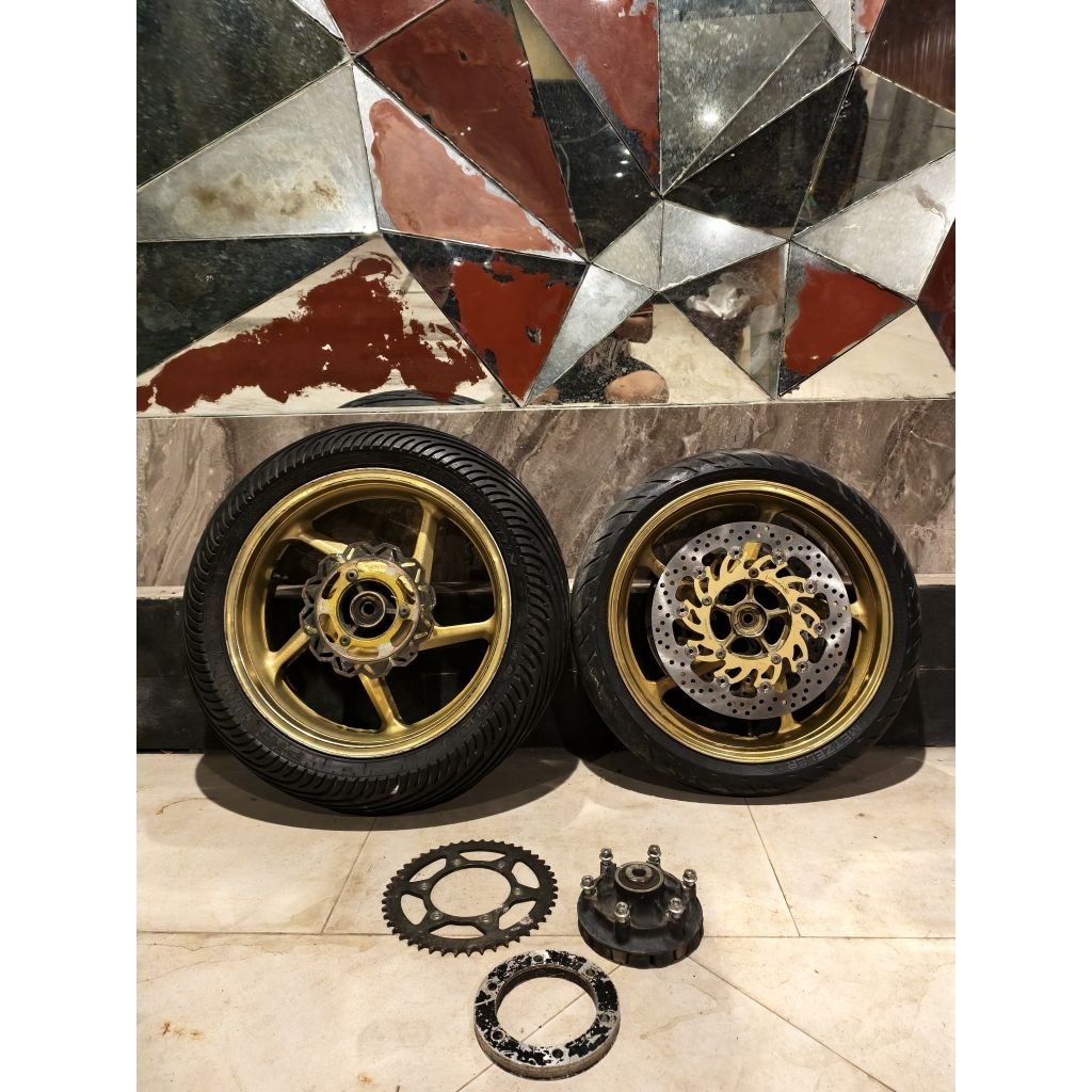 velg tapak lebar delkevic double disk set ban cakram arm moge cbr400 gsx1000r bottom shock kiri knal