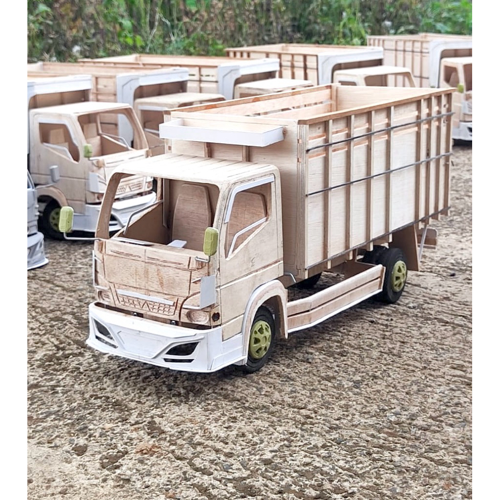 MINIATUR GIGA CANTER FULL SPEK OLENG SKALA 12