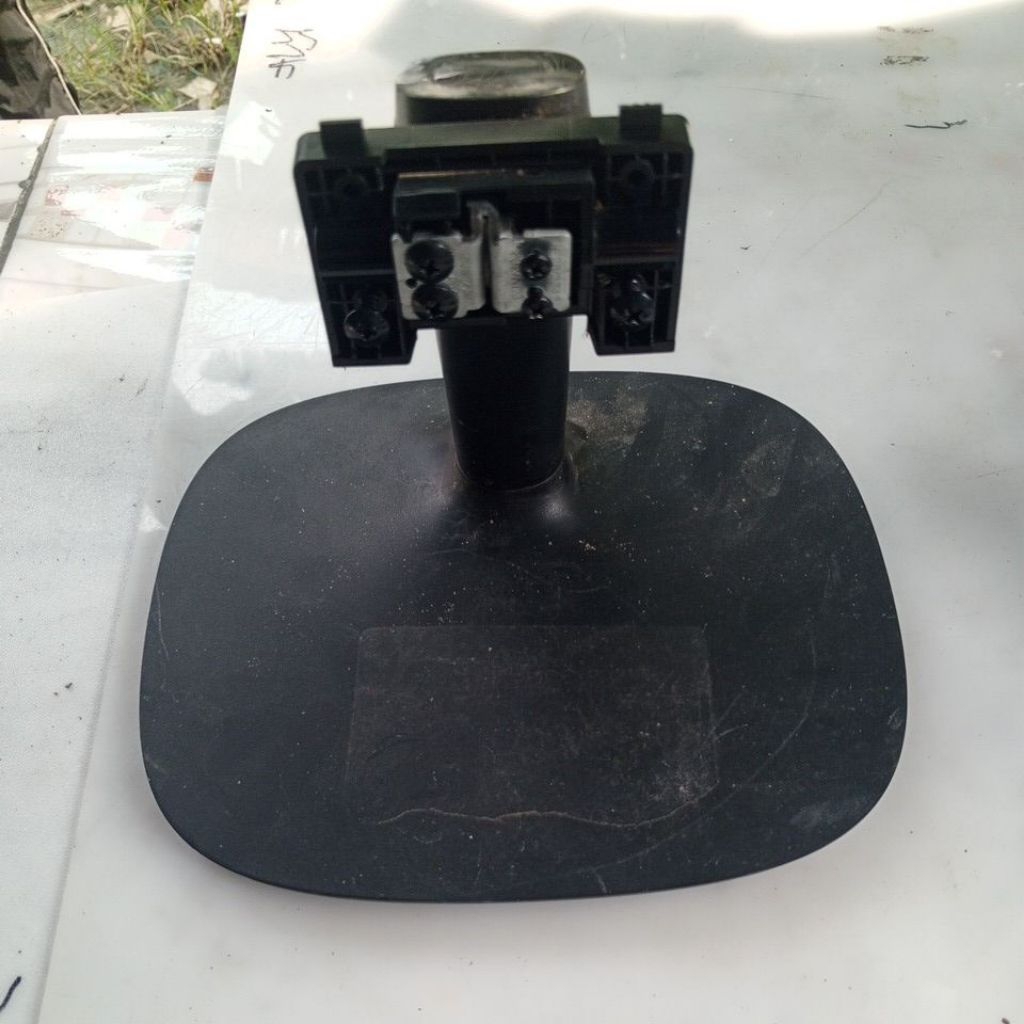 Kaki Monitor LG 20M35ASA